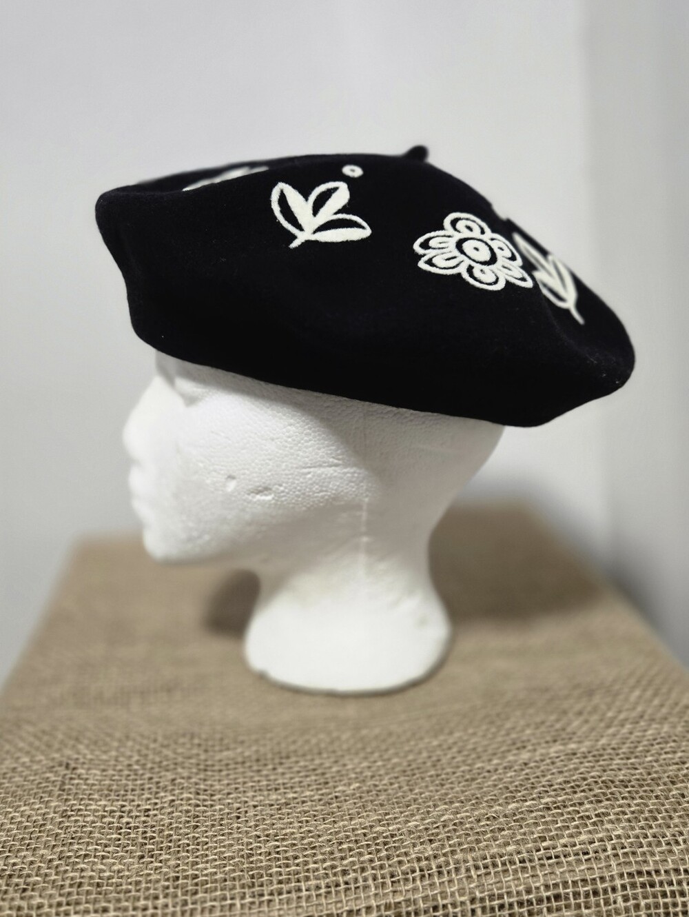 Black Embroidered Wool Beret - Women's Fashion Hat